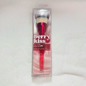 Real Techniques Berry Kiss Top It Off Base Makeup Brush Limited Edition - NIB